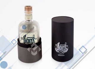 Beautiful Round Cardboard Wine Gift Box Water Resistant Customization Cardboard Wine Tube