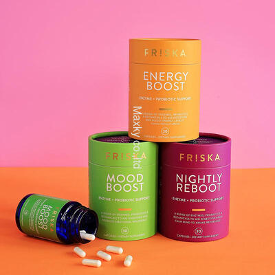 Glassware and tea packaging; round and cylindrical gift boxes made of environmentally friendly cardboard.