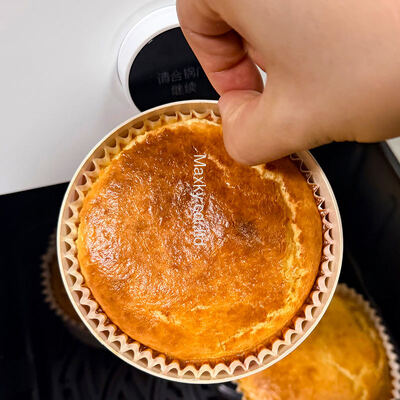 Customized eco-friendly food-grade cardboard cake tube packaging, made with offset paper and UV coating.